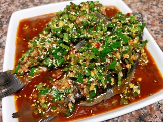 凉拌鲫鱼 