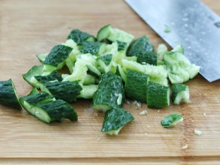 黄瓜腐竹拌木耳 